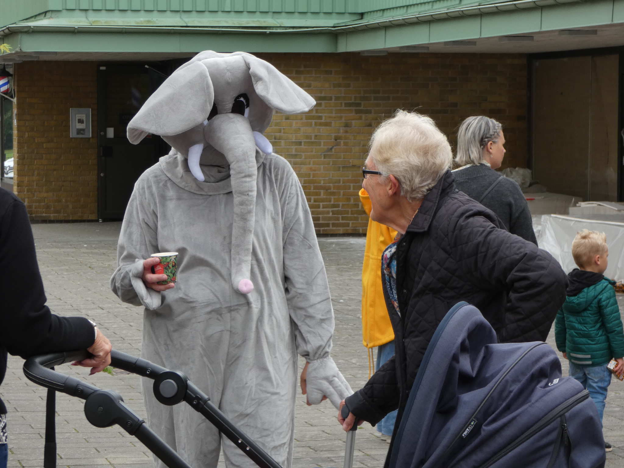 Invigning av lekplatserna